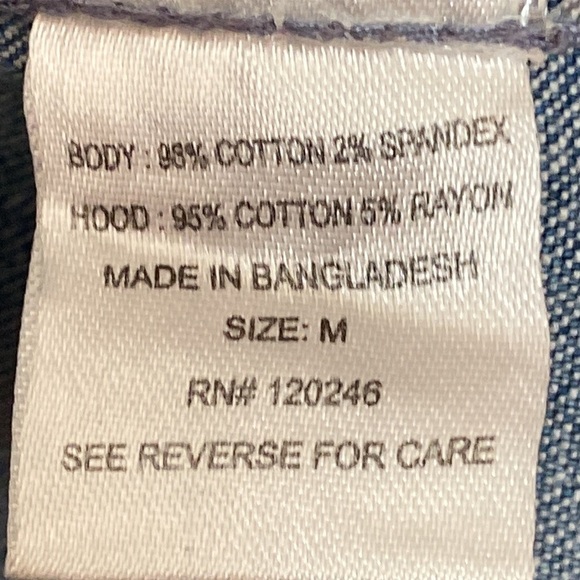 Wallflower Girls Hooded Sleeveless Distressed Denim Jacket M Preowned - Picture 10 of 10